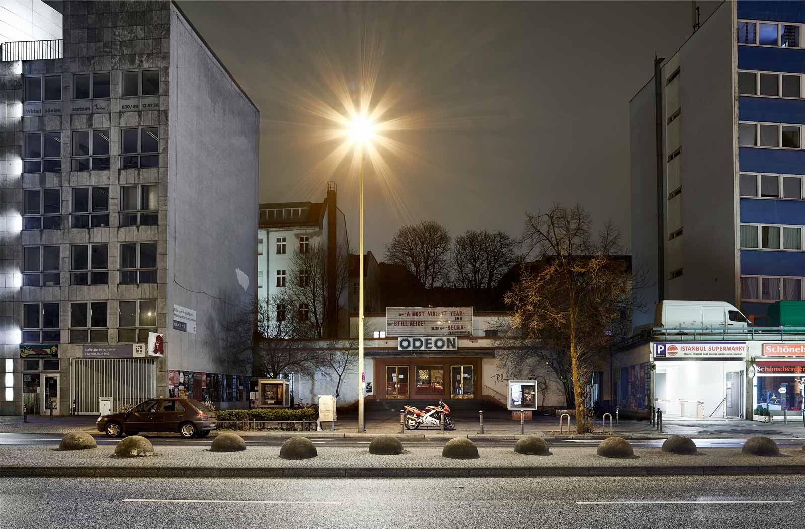 foto: manfred bogner, berlin, mind the gap